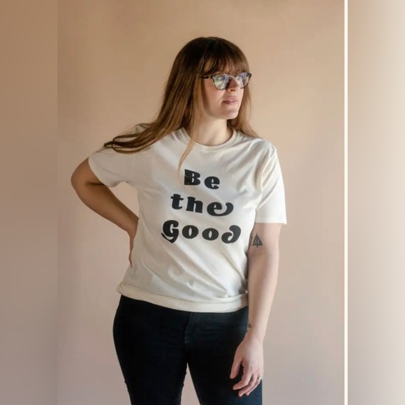 Polished Prints Be The Good Graphic T-Shirt in black and white size medium - Picture 2 of 5
